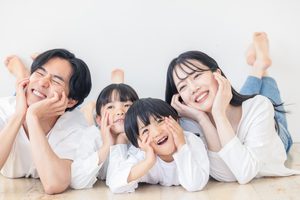 かぞくをはぐくむヒントがつまったパパママ・マガジン たまちっぷす | 運がいい人の特徴って？気分を軽やかにする開運習慣