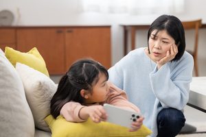 かぞくをはぐくむヒントがつまったパパママ・マガジン たまちっぷす | 「また私ばかり怒ってる…」夫婦で育児方針が合わないとき、どうしている？