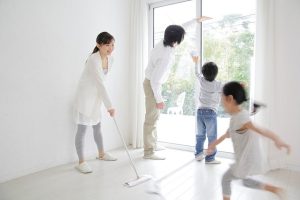 かぞくをはぐくむヒントがつまったパパママ・マガジン たまちっぷす | ナチュラルクリーニングで 子どもと一緒に大掃除