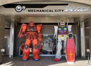 かぞくをはぐくむヒントがつまったパパママ・マガジン たまちっぷす | vol.10 公園遊びとガンダム撮影をして 旬の味覚を楽しもう♪