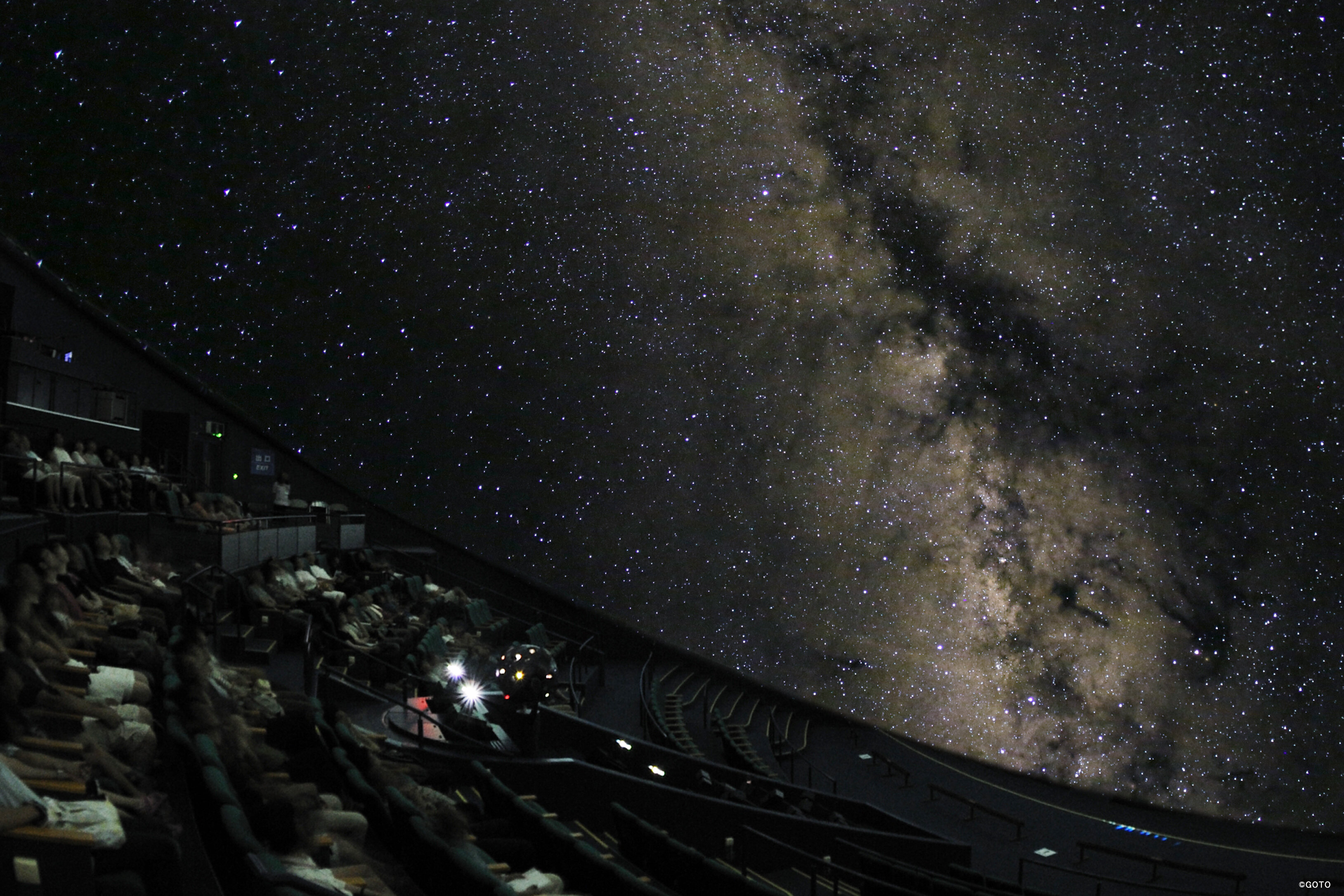 星空と座席high.jpg