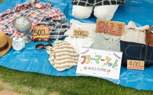 かぞくをはぐくむヒントがつまったパパママ・マガジン たまちっぷす | お金のやりとりをリアルに学べる！ フリーマーケットで子どものマネ育