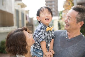 かぞくをはぐくむヒントがつまったパパママ・マガジン たまちっぷす | 【じいじ＆ばあばと行く】おすすめの多摩地域おでかけスポット