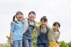 かぞくをはぐくむヒントがつまったパパママ・マガジン たまちっぷす | 子どもだけの外出、いつから？どこまで許す？注意することは？