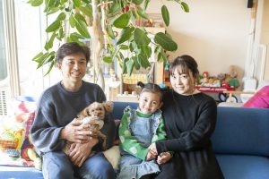 かぞくをはぐくむヒントがつまったパパママ・マガジン たまちっぷす | vol.17 在宅勤務パパの、かけがえのない子育て時間