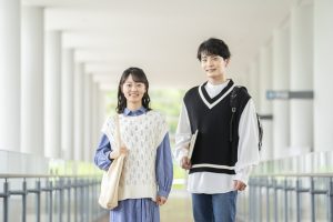 かぞくをはぐくむヒントがつまったパパママ・マガジン たまちっぷす | 教育費の強い味方 教育ローンと奨学金って？