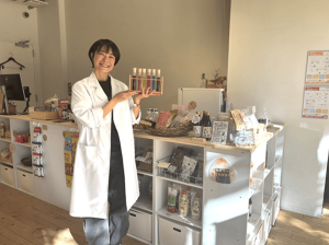 かぞくをはぐくむヒントがつまったパパママ・マガジン たまちっぷす | 料理が苦手でも大丈夫！日野市豊田にある調味料ラボ・青木めぐみさんのがんばりすぎない食育