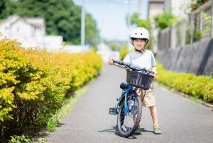 かぞくをはぐくむヒントがつまったパパママ・マガジン たまちっぷす | 6月は要注意！！自転車事故を防ぐために親子でできる安全対策