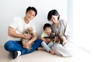 かぞくをはぐくむヒントがつまったパパママ・マガジン たまちっぷす | 大切な家族の一員　ペットにかかるお金のこと