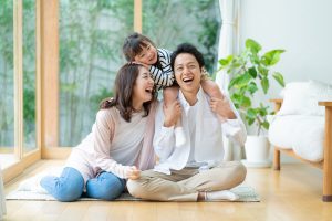 かぞくをはぐくむヒントがつまったパパママ・マガジン たまちっぷす | ネガティブ感情とサヨナラ！気持ちが上向きになる、わが家のポジティブ変換