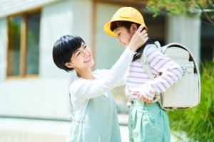 かぞくをはぐくむヒントがつまったパパママ・マガジン たまちっぷす | 新学期！子どもを安心させるための声かけ 押さえておくべきポイントは？
